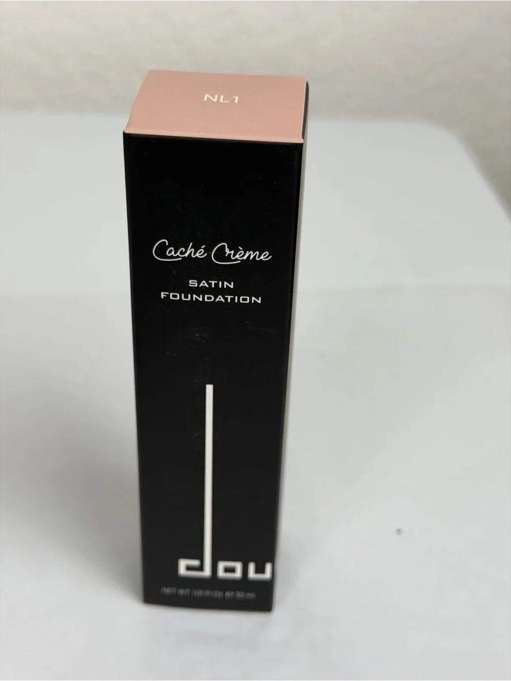 Caché Crème Satin Foundation - NL1 Pink Shade